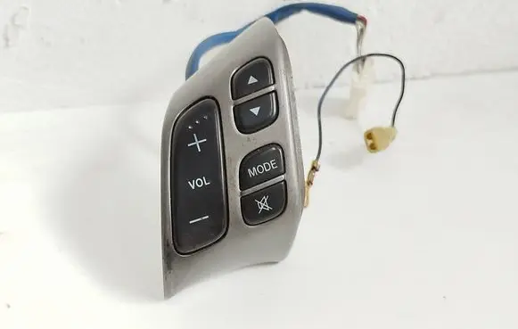 Mazda 3 I Steering wheel buttons/switches BS3F664M0