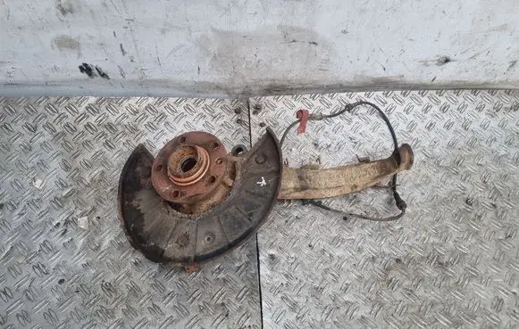 Volkswagen Touareg I Front wheel hub 7L6407257A