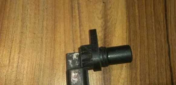 Mazda 323 Camshaft position sensor j5t23281