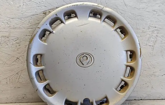 Mazda 323 F R13 wheel hub/cap/trim GA7C37170