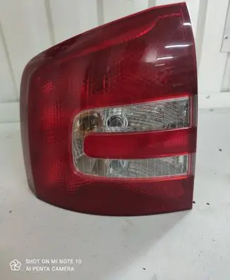 Skoda Octavia Mk2 (1Z) Rear/tail lights 275901