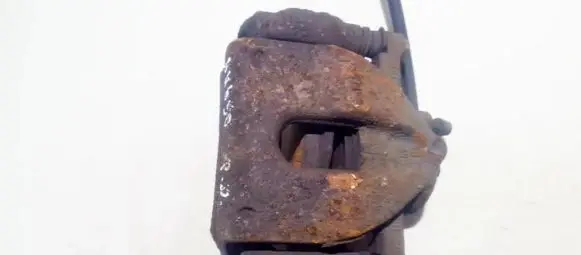 Toyota Auris 150 Front brake caliper