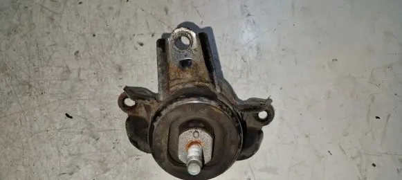 Hyundai i40 Engine mount bracket 218103Z100