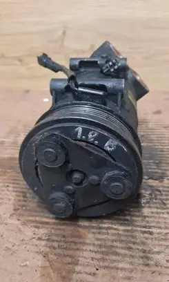 Volvo V50 Air conditioning (A/C) compressor (pump)