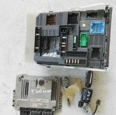 Peugeot 208 I Engine ECU kit and lock set 0261S07689 9801572080 9666319580