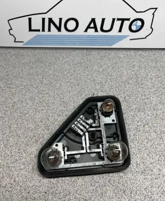 BMW 5 E39 Tail light bulb cover holder 8371326