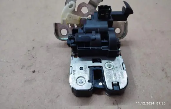 Tailgate/trunk/boot lock/catch/latch