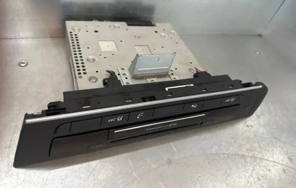 Audi A7 S7 4G Radio/CD/DVD/GPS head unit 4g0035670b 049960007