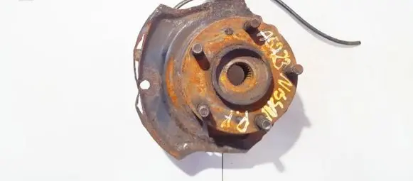 Nissan Almera Tino Front wheel hub