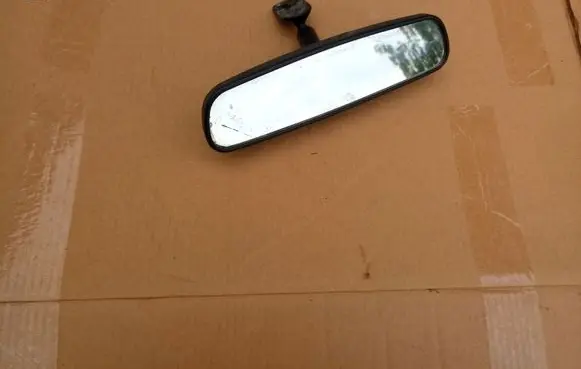 Honda Insight Rear view mirror (interior)