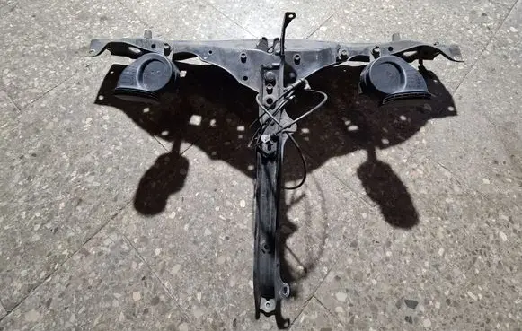 Top upper radiator support slam panel