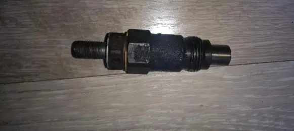 Fuel injector