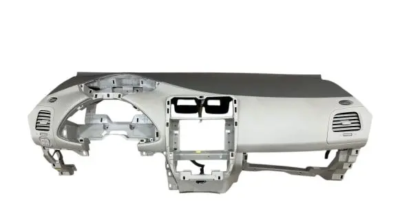 Nissan Leaf I (ZE0) Dashboard 681P33NA0A S1701110280128