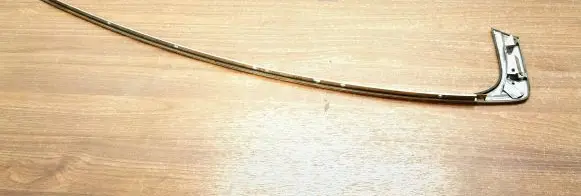 Toyota Avensis T270 Rear door glass trim molding