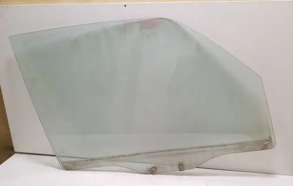 Mitsubishi Pajero Front door window glass four-door