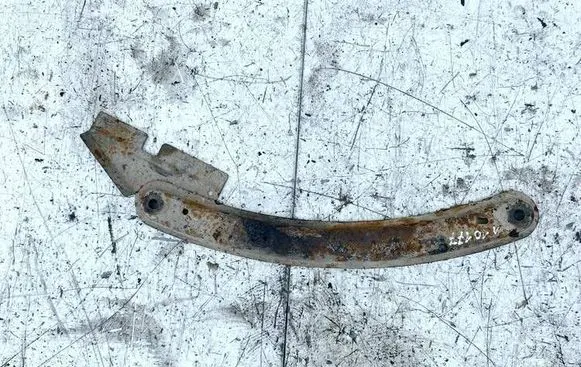 Ford Focus C-MAX Engine mounting bracket