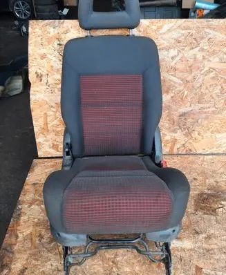 Volkswagen Sharan Second row seats 7M3883018
