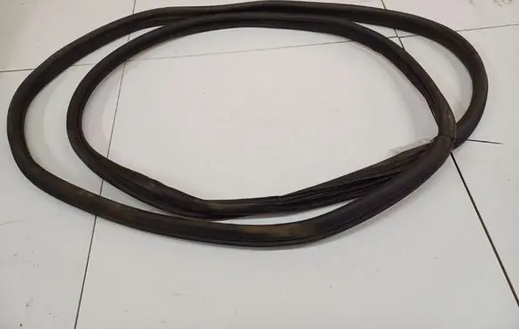 Peugeot 1007 Rubber seal front coupe door 