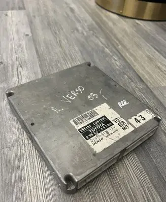 Toyota Avensis Verso Engine control unit/module 8966144300
