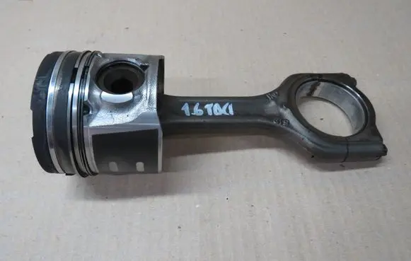 Ford Focus Piston with connecting rod 558045 0605