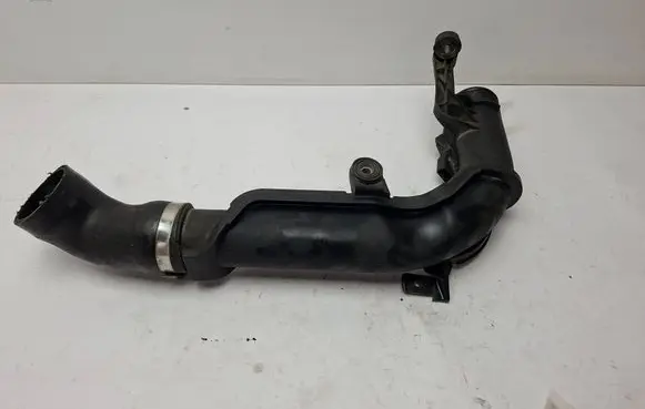 Volkswagen Tiguan Intercooler hose/pipe 1K0145770AE
