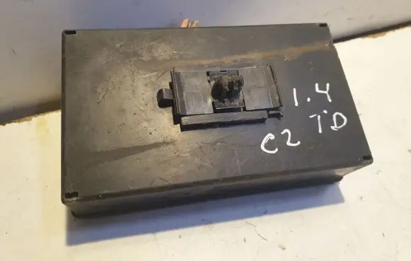 Citroen C2 Fuse module 963222948000
