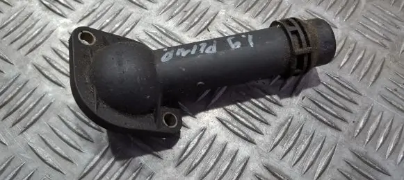 Volkswagen PASSAT B5.5 Engine coolant pipe/hose 06B121121