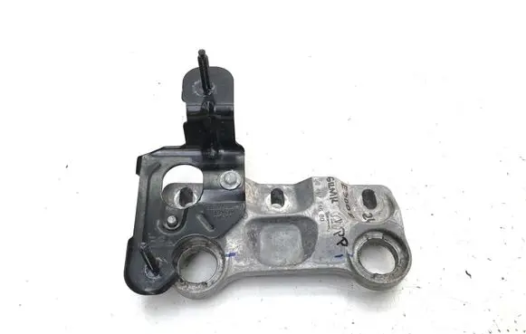 Peugeot 3008 III Engine mounting bracket 9840714680
