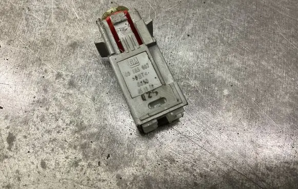 Opel Astra H Clutch pedal sensor 09185907