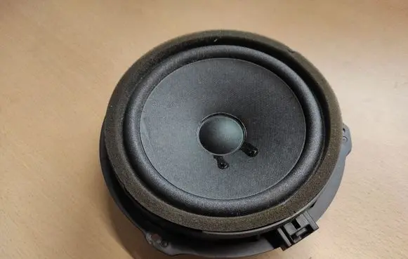 Ford Focus Front door speaker AA6T18808AA