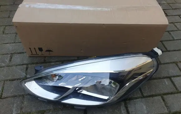 Ford Fiesta Headlight/headlamp H1BB13W030AE 1889780