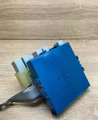 Toyota Corolla Verso AR10 Combustion control unit/module 896180F020 MB1238009021
