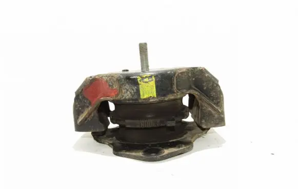 Mitsubishi Pajero Engine mount bracket