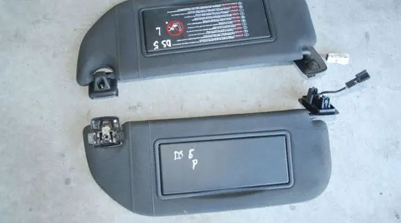 Citroen DS5 Sun visor clip/hook/bracket 160KM