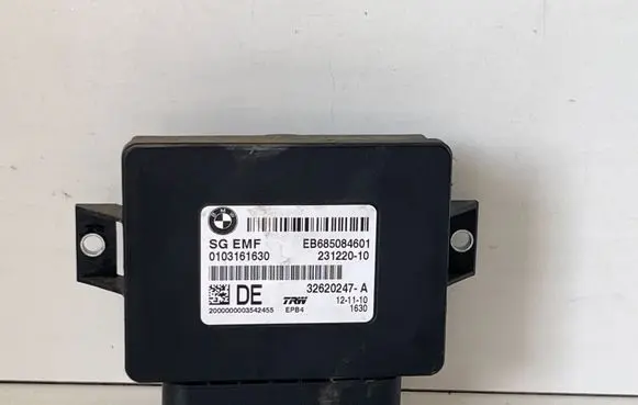 BMW 5 F10 F11 Hand brake control module 6850846 23122010 0103161630