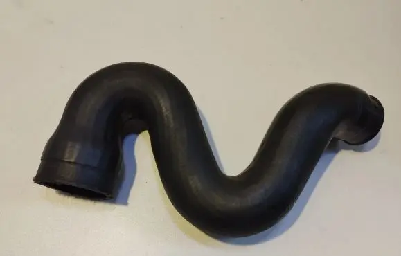 Audi A4 S4 B5 8D Intercooler hose/pipe 8D0145828H