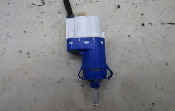 Ford Ecosport Brake pedal sensor switch GMAUTO4574097