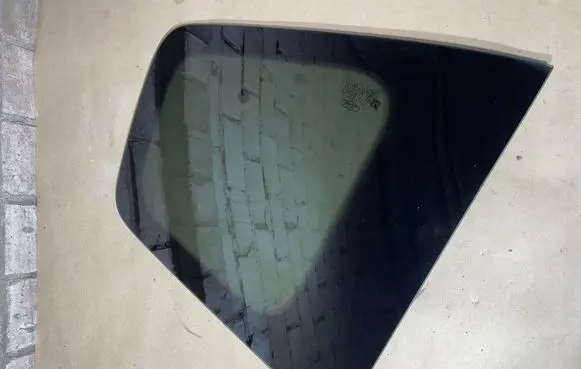 Ford Turneo Courier Rear side window ET76A29751B 43R00101 DOT511M317AS3