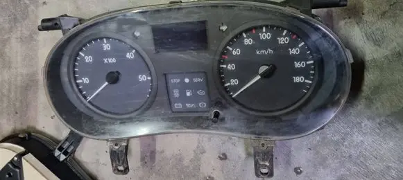 Renault Master II Speedometer (instrument cluster) P8200199523B