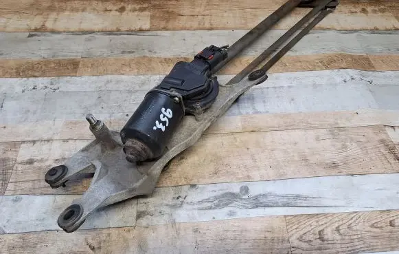 Chrysler Pacifica Front wiper linkage and motor 04894167AB 04894167