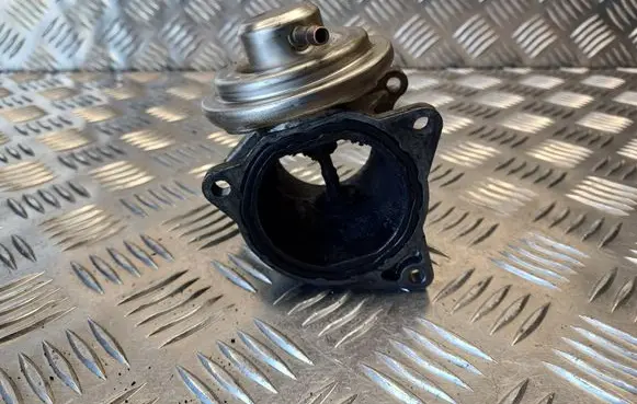 Audi A3 S3 8P EGR valve 038129637D