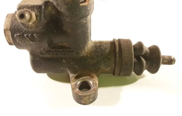 Subaru Forester SH Clutch slave cylinder 