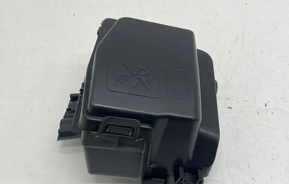 Renault Captur Fuse box set 243809584R