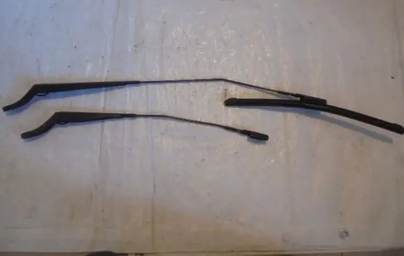 Citroen C3 Front wiper blade arm
