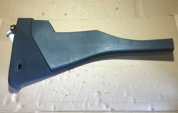Maserati Ghibli (C) pillar trim 06700728960 M157