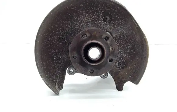 Rear wheel hub spindle/knuckle