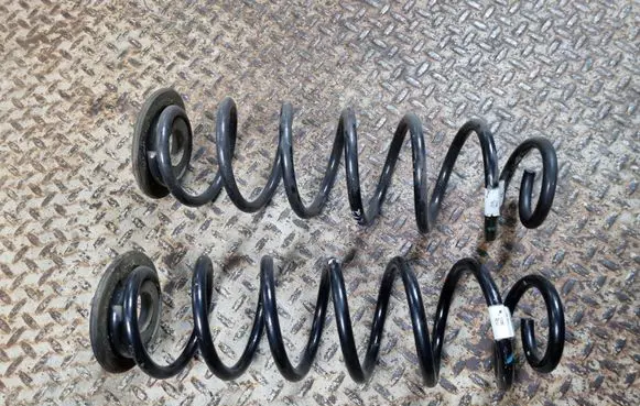 Volkswagen Golf VII Rear coil spring 5Q0511121