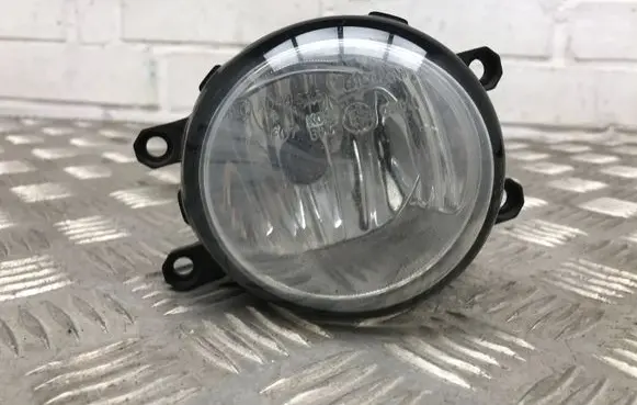 Lexus CT 200H Front fog light 812100W050 89092700