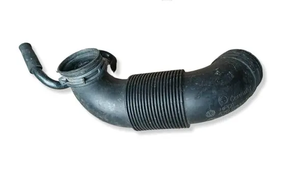 Skoda Fabia Mk1 (6Y) Air intake hose/pipe 6Y0129684B