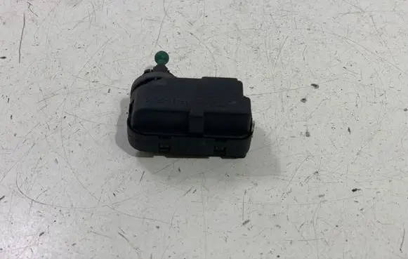 Headlight level adjustment motor